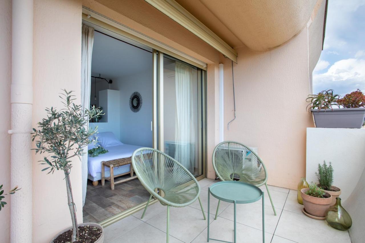 Vue Mer, Terrasse Et Parking Prive Antibes Bagian luar foto