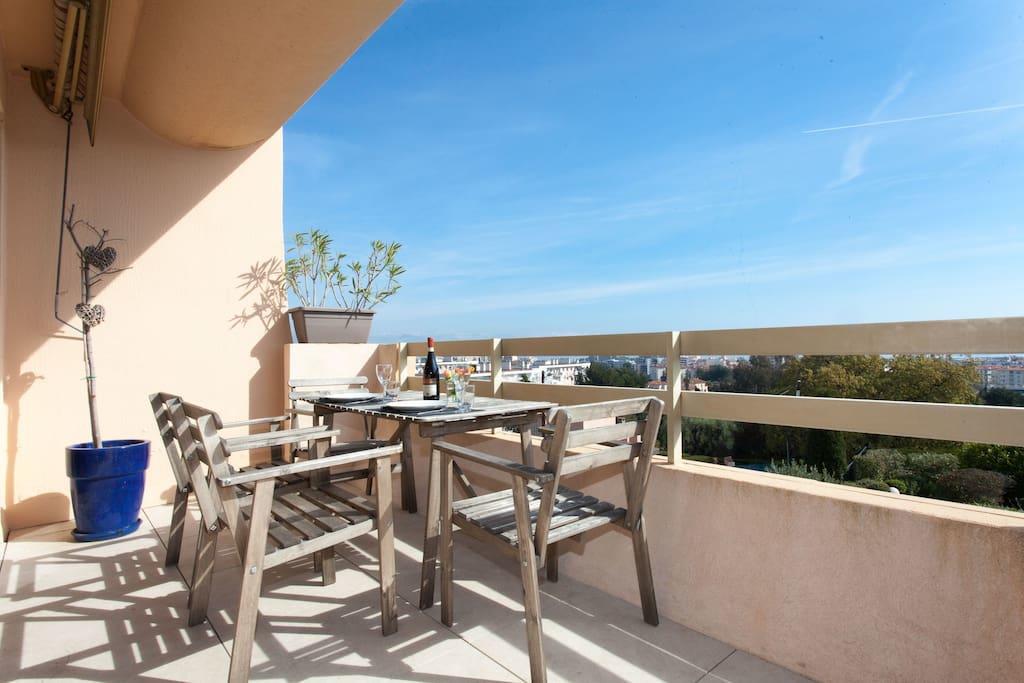 Vue Mer, Terrasse Et Parking Prive Antibes Bagian luar foto